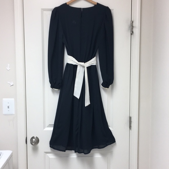 Elegant modest European Navy & ivory midi dress ruched tie waist from England - Picture 10 of 16